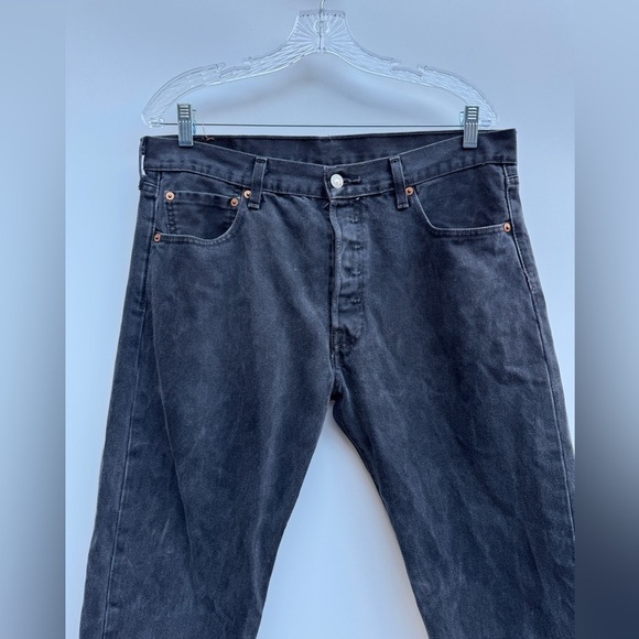 Levi’s 501 Original Fit Faded Black Button Fly Light Distressing Jeans 34x30 - Picture 6 of 13
